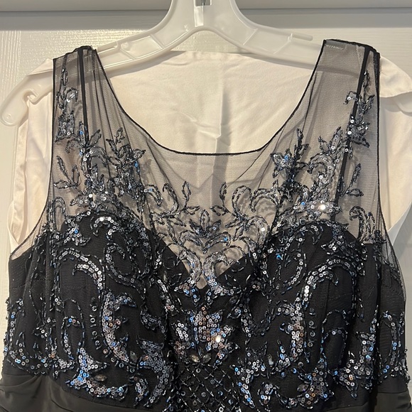 Cachet - Navy colored - formal dress with beads and sequins - Picture 2 of 7